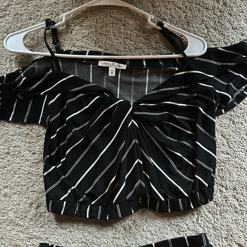 Skirt and Crop top set - Picture 2 of 3